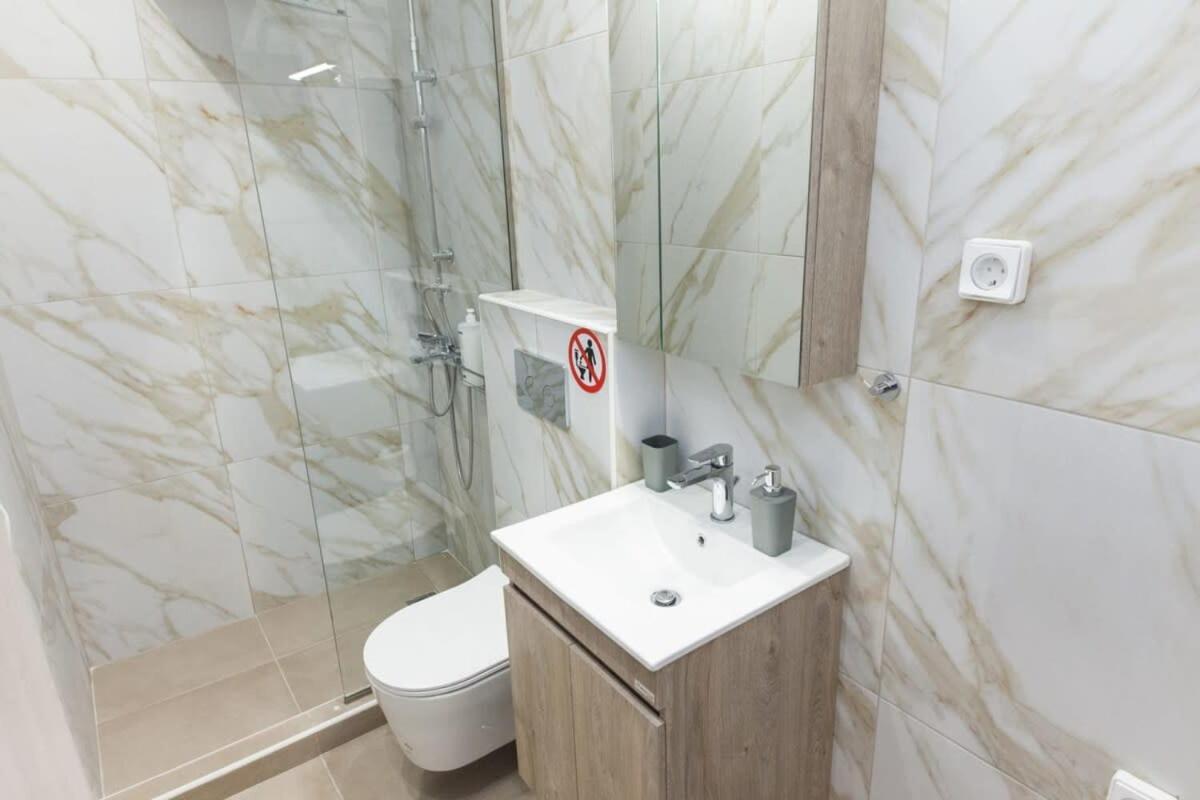 Brand New Urban Getaway Next To Megaro Mousikis Apartment เอเธนส์ ภายนอก รูปภาพ
