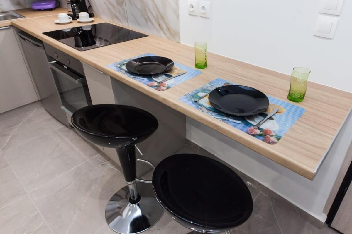 Brand New Urban Getaway Next To Megaro Mousikis Apartment เอเธนส์ ภายนอก รูปภาพ